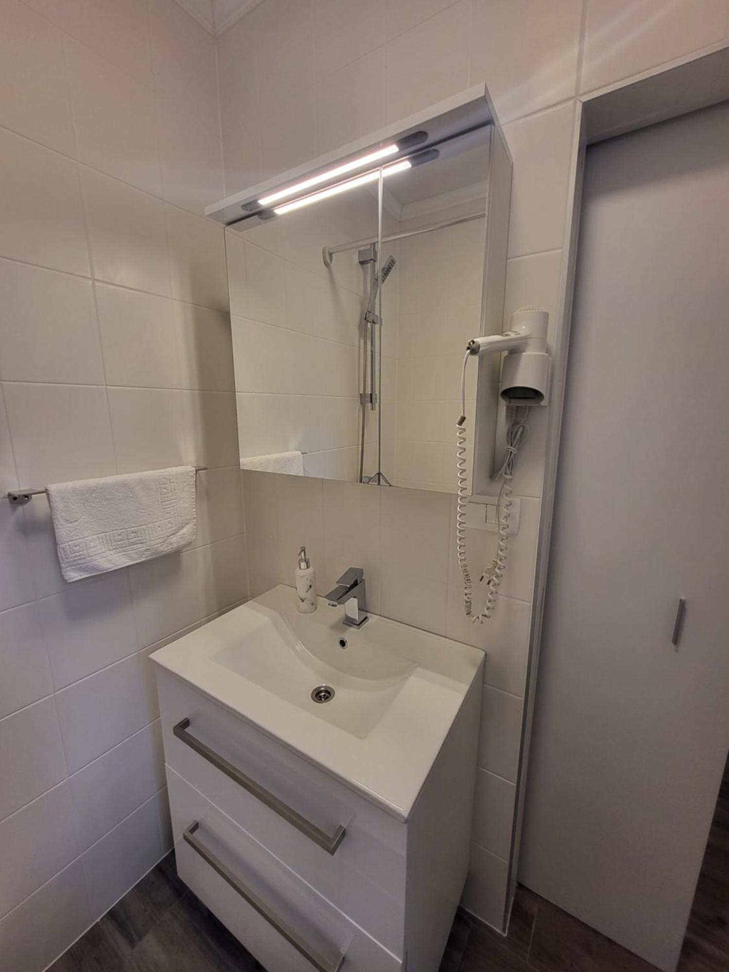 Apartmani I Sobe Mara Palit Ngoại thất bức ảnh