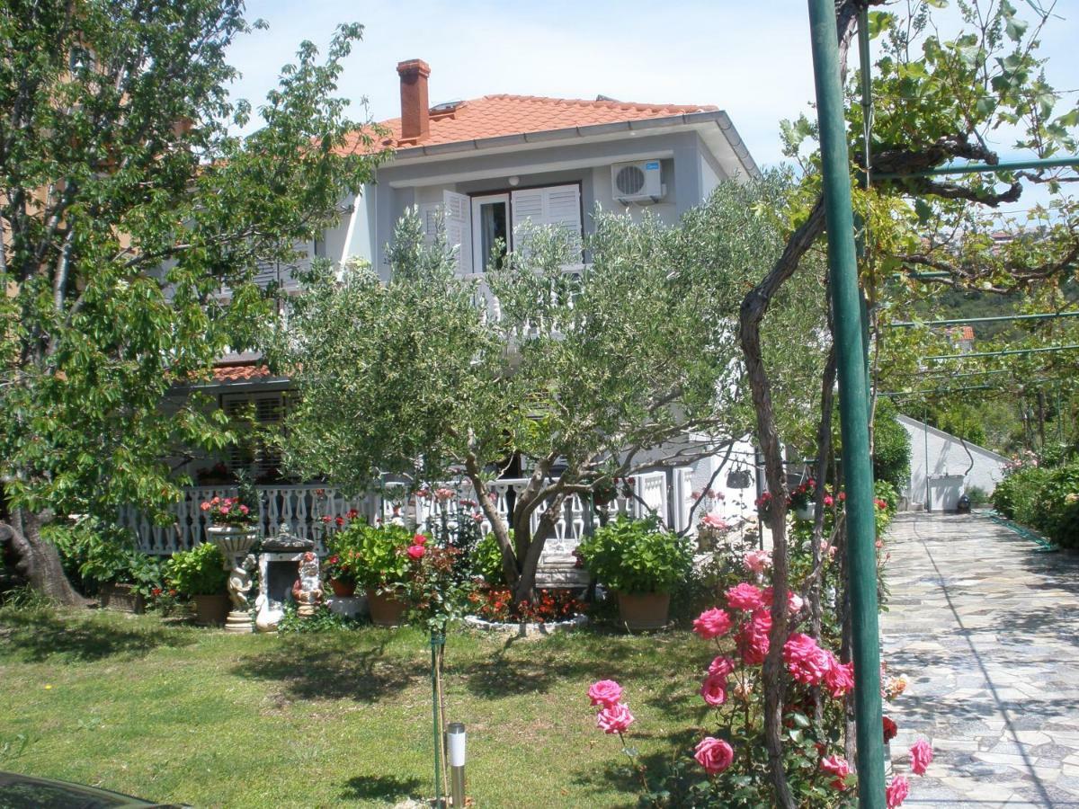 Apartmani I Sobe Mara Palit Ngoại thất bức ảnh